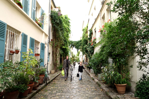 パリ　可愛い小道
